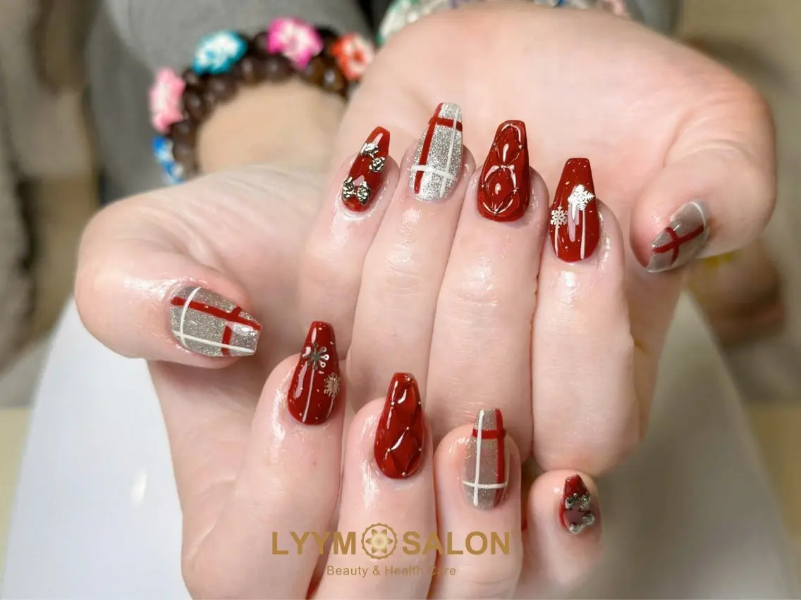 ネイル ボルドー チークネイル ドット 韓国ネイル ミラーネイル ハンドネイル ハンドケア VAN NAIL 海老名展のネイルデザイン