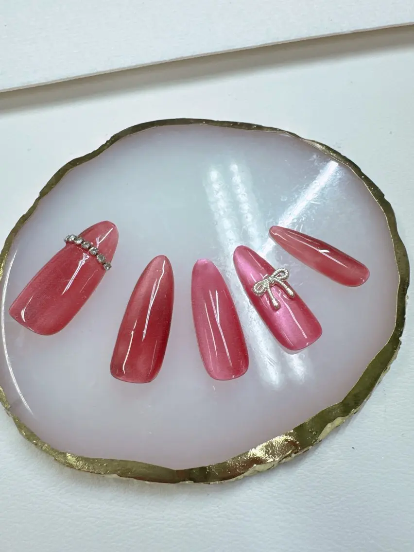ネイル ジェルネイル ロングネイル マグネットネイル ワンカラーネイル パラジェル ハンドネイル Queeens nailのネイルデザイン