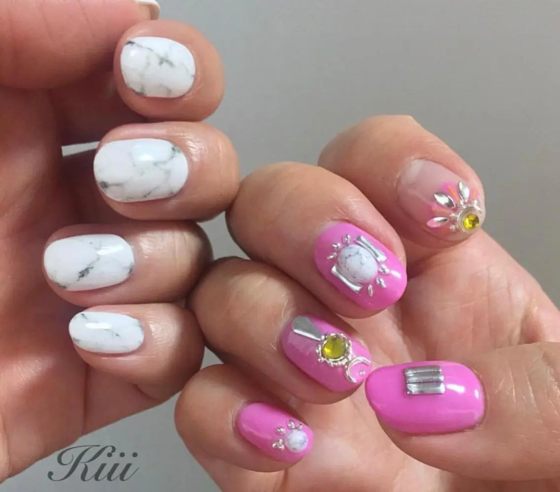 ネイル ブルー 大理石ネイル(マーブル) ピンク ハンドネイル フットネイル kiii.__ ✴︎*のネイルデザイン