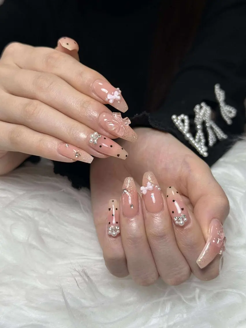 ネイル オーロラネイル ボルドー ブラウン 氷ネイル・うるうるネイル キラキラネイル ハンドネイル Julli NailStudioのネイルデザイン