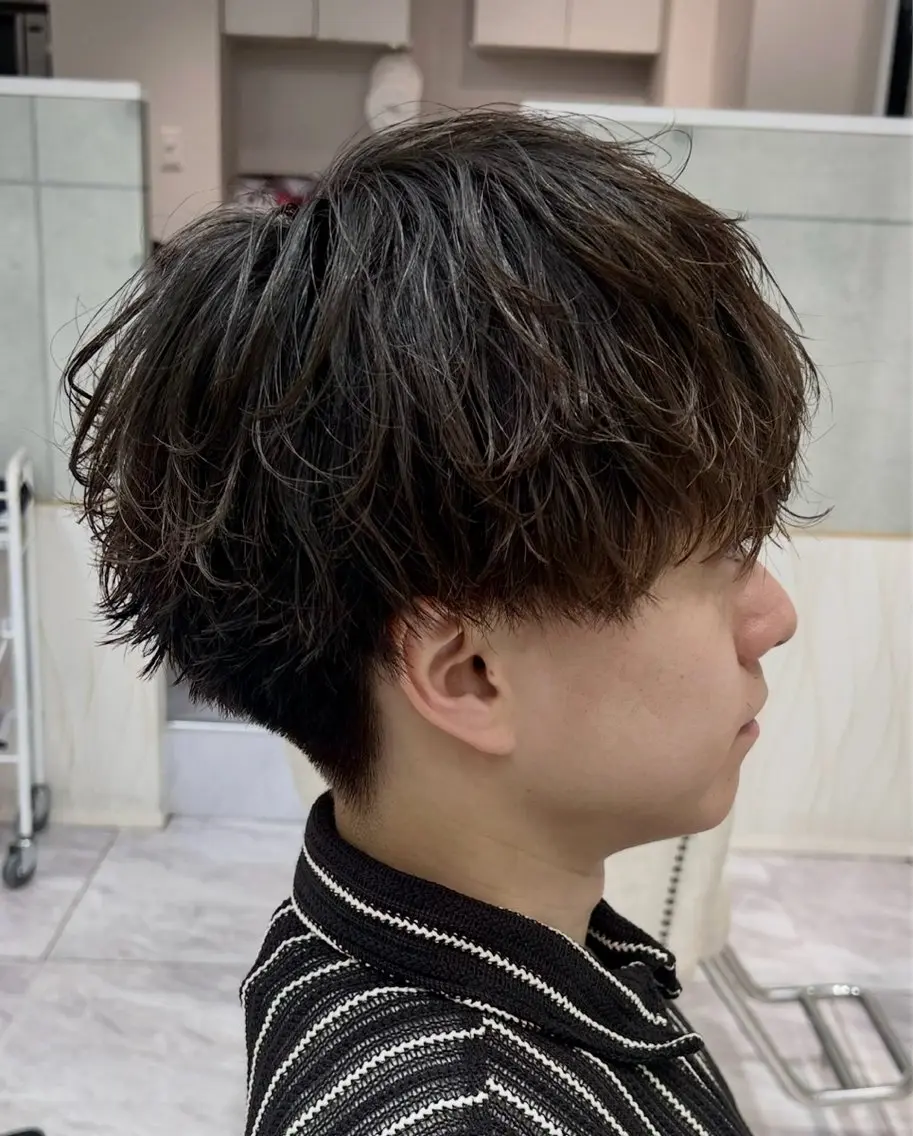 ショート パーマ メンズ カット パーマ 岩城 滉成のヘアスタイル