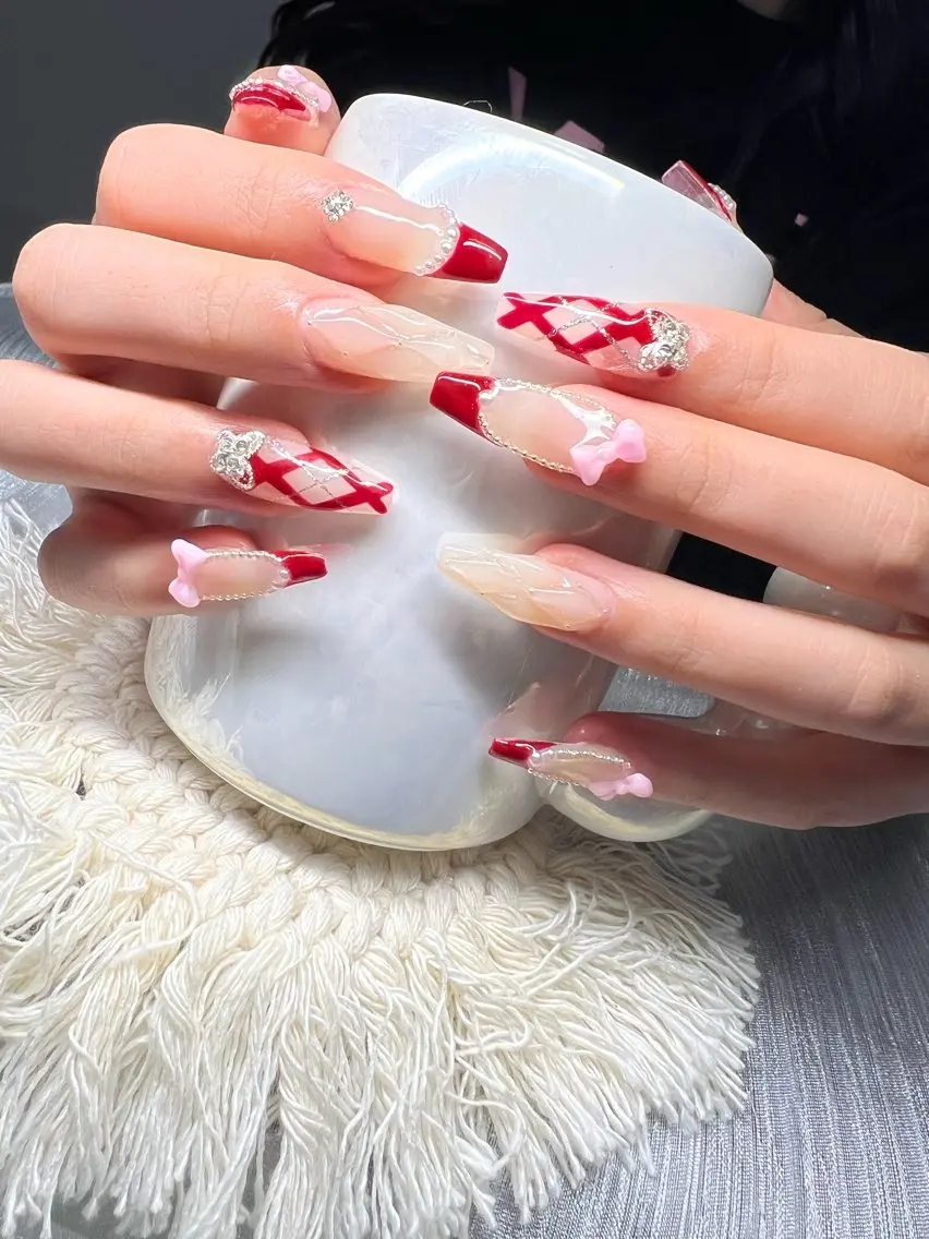 ネイル オーロラネイル チークネイル 長さ出し フットネイル フレンチネイル ハンドネイル Lee Nailsのネイルデザイン