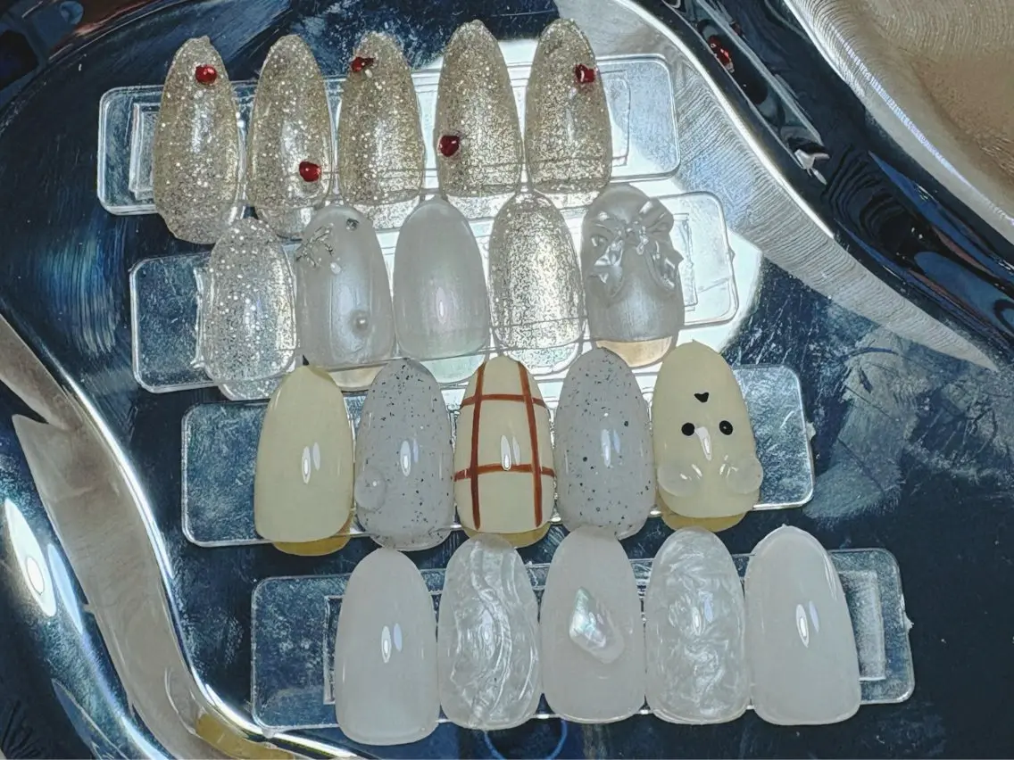 ネイル フレンチネイル ジェルネイル ガラスフレンチ 韓国ネイル マグネットネイル ハンドネイル ハンドケア Nail Jolieのネイルデザイン