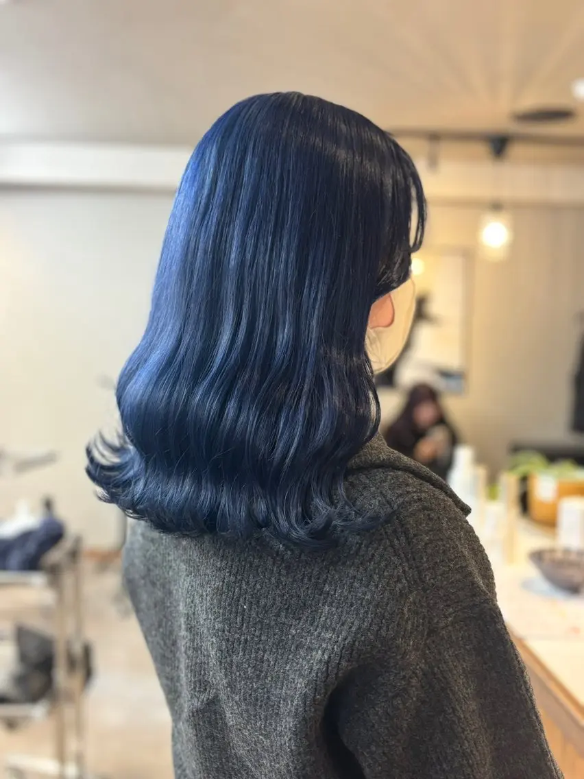 カラー ブリーチ ブルーカラー ネイビーカラー ヘアカラー HIGA 🐾のヘアスタイル