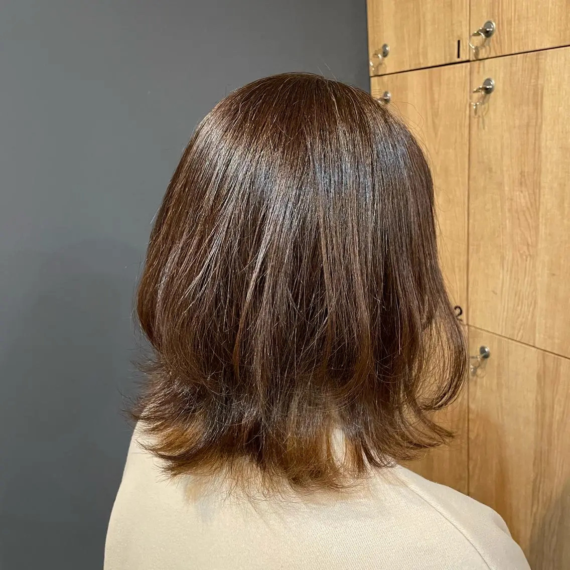 セミロング レイヤーカット 中島 真里奈のヘアスタイル