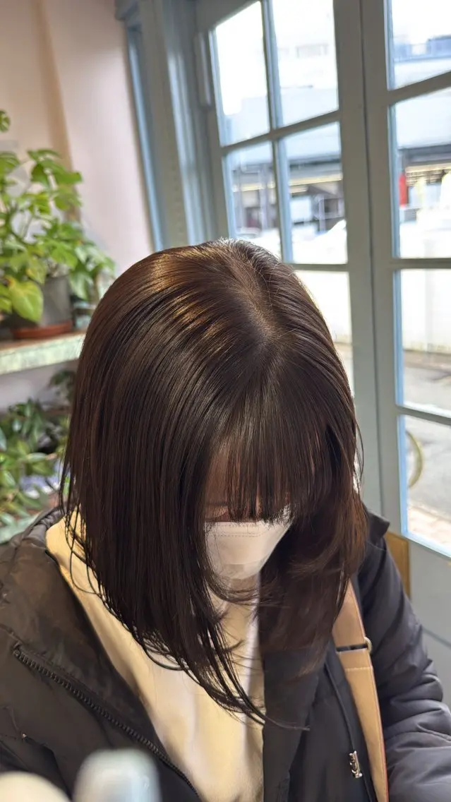 ミディアム カット ヘアカラー トリートメント Sakura .のヘアスタイル