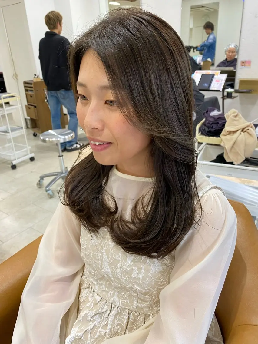 セミロング 顔周りカット 韓国風ヘア レイヤーカット 中元 美月のヘアスタイル