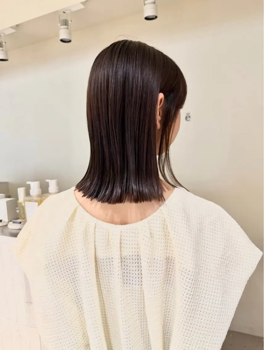 ミディアム 切りっぱなしボブ ボブ 縮毛矯正 カット 縮毛矯正 縮毛矯正×ボブ🥣 オイカワ レイのヘアスタイル