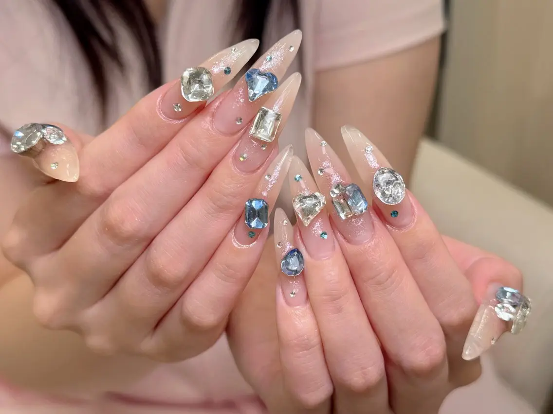 ネイル ロングネイル スーパーロングネイル lucky nail 歌舞伎町のネイルデザイン