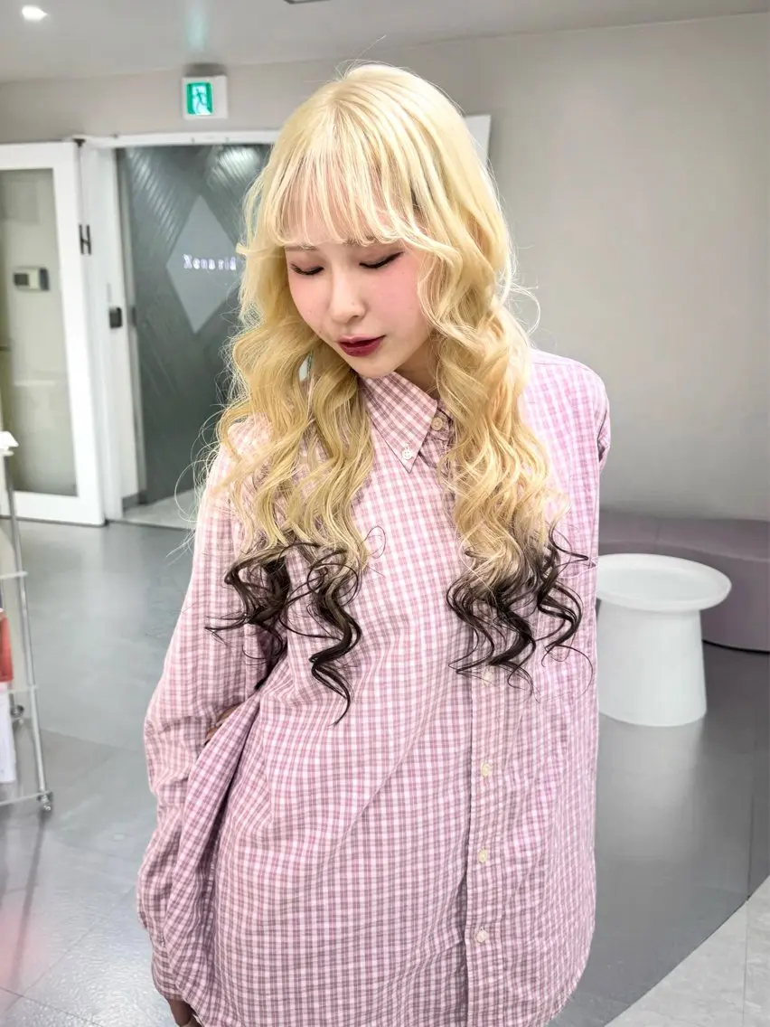 ロング カラー ブリーチ ブロンド ブラウンカラー ケアブリーチ ハイトーンカラー ヘアカラー RIHO🎀栄 ハイトーン×顔周りのヘアスタイル