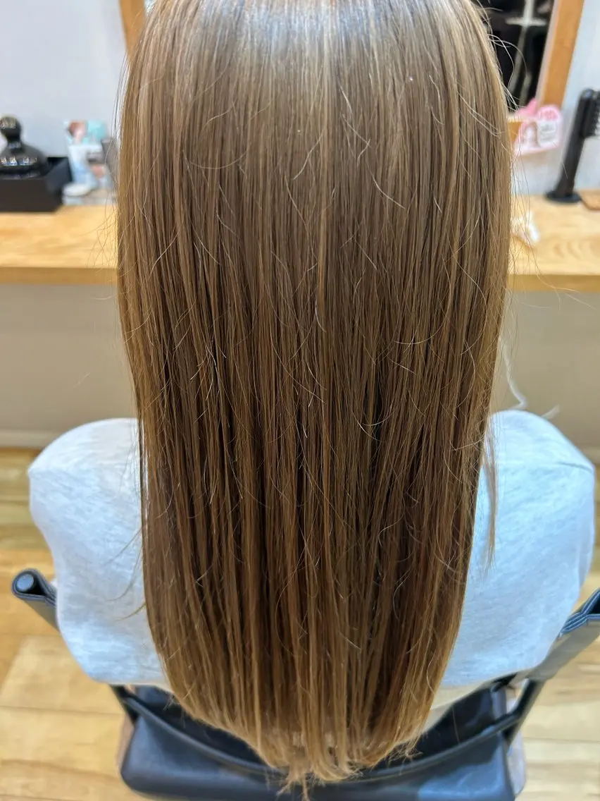 ロング カラー 佐藤 かののヘアスタイル