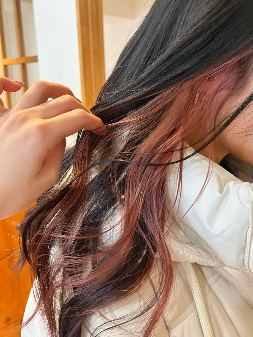 カラー ヘアカラー 安達 葵のヘアスタイル