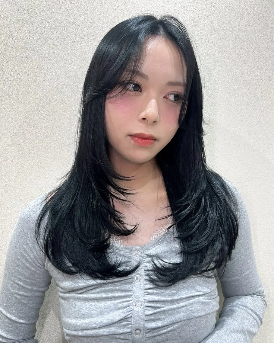 ロング カラー レイヤーカット カット ヘアカラー トリートメント レイヤーカット🤍 RINAのヘアスタイル