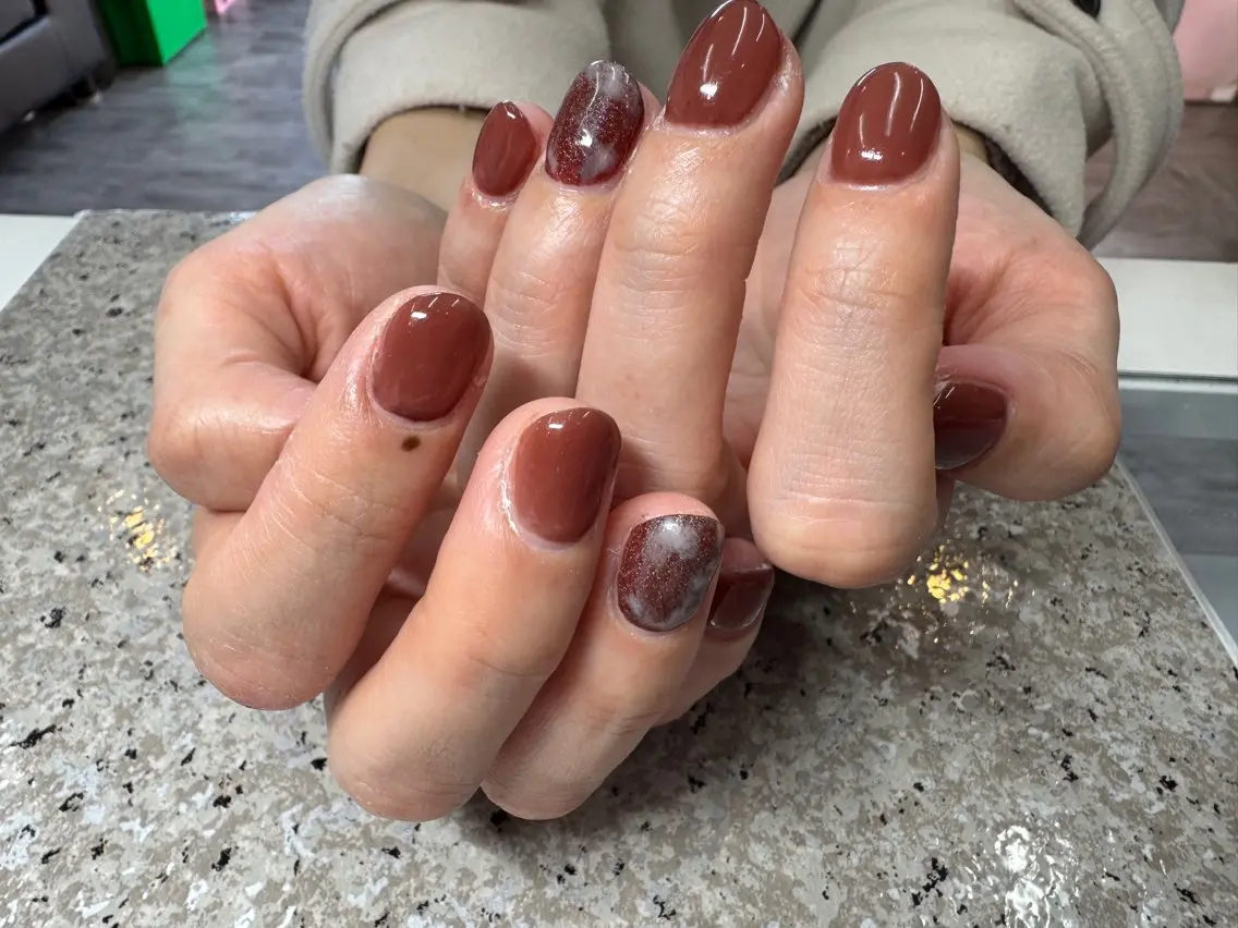 ネイル ブラウン ラメ(グリッター) バレンタイン ハンドネイル 粕屋ネイル&耳つぼ 🫧Natsumiのネイルデザイン