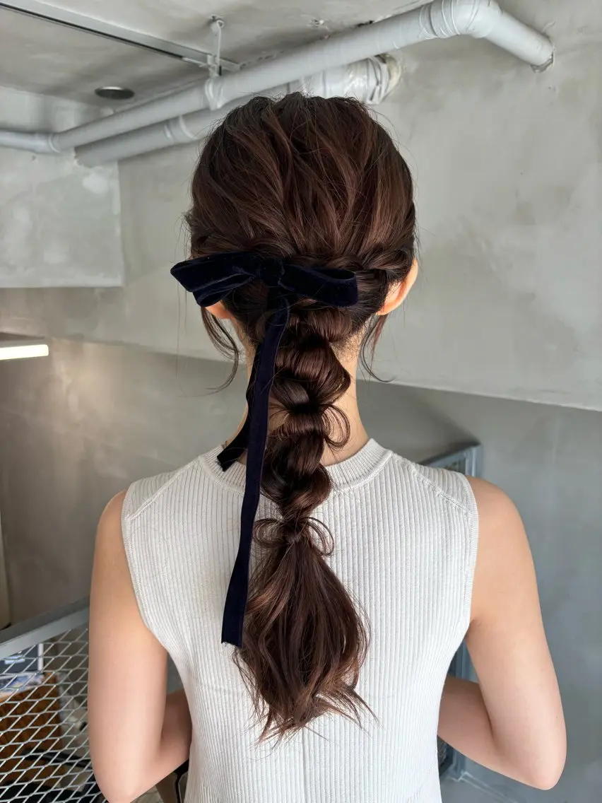 ロング ヘアアレンジ 結婚式・ブライダル ヘアセット 🧸柔らかベージュ/ 顔周りレイヤー/ミクのヘアスタイル