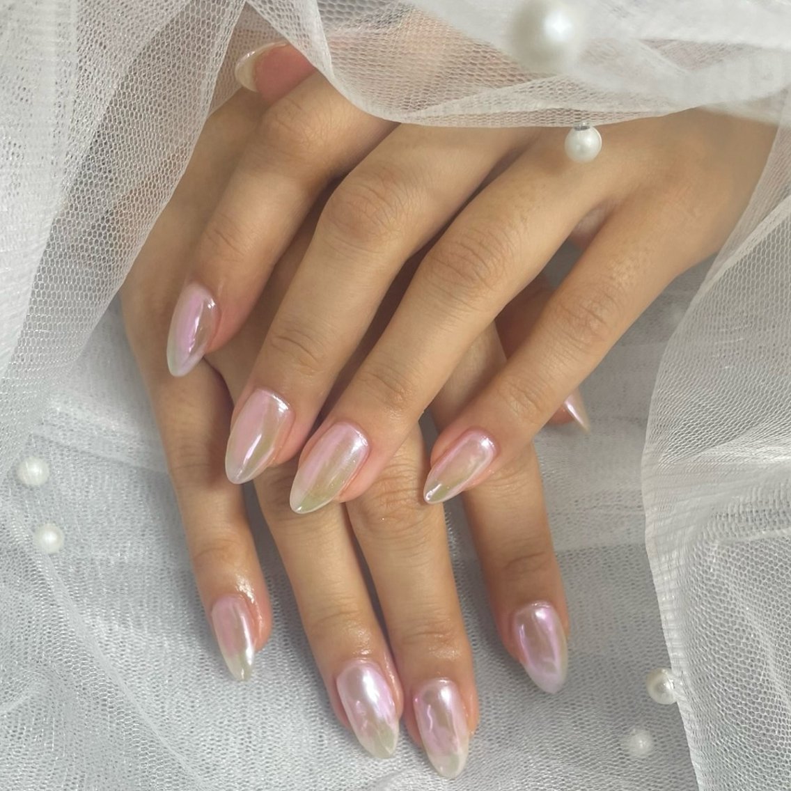 ネイル ミラーネイル ワンカラーネイル ホワイト ハンドネイル Chul Nail 愛莉のネイルデザイン