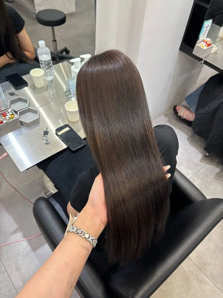 ロング カラー ブラウンカラー Core茶屋町 HINATAのヘアスタイル