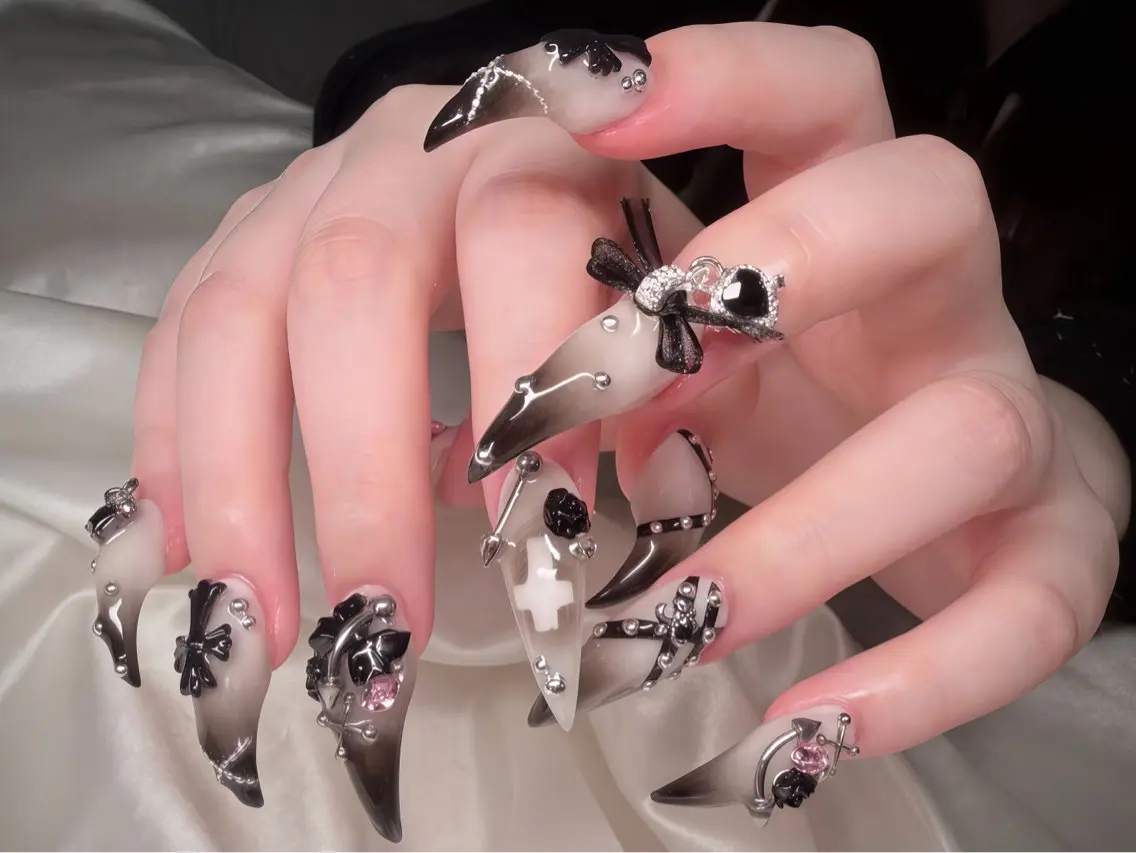 ネイル べっ甲ネイル ボルドー ブラウン チークネイル 長さ出し ハンドネイル NEW NAIL💞 yuki🔥のネイルデザイン