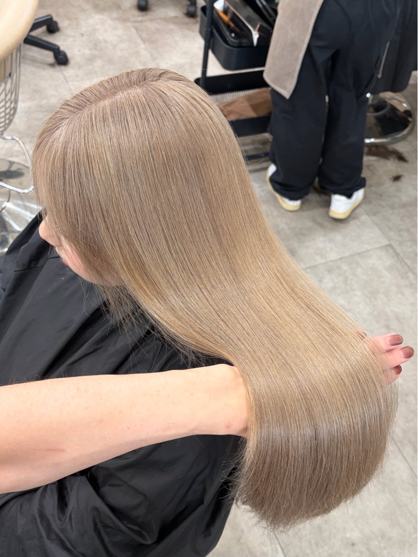 ロング カット ヘアカラー トリートメント 廣庭 勇人のヘアスタイル