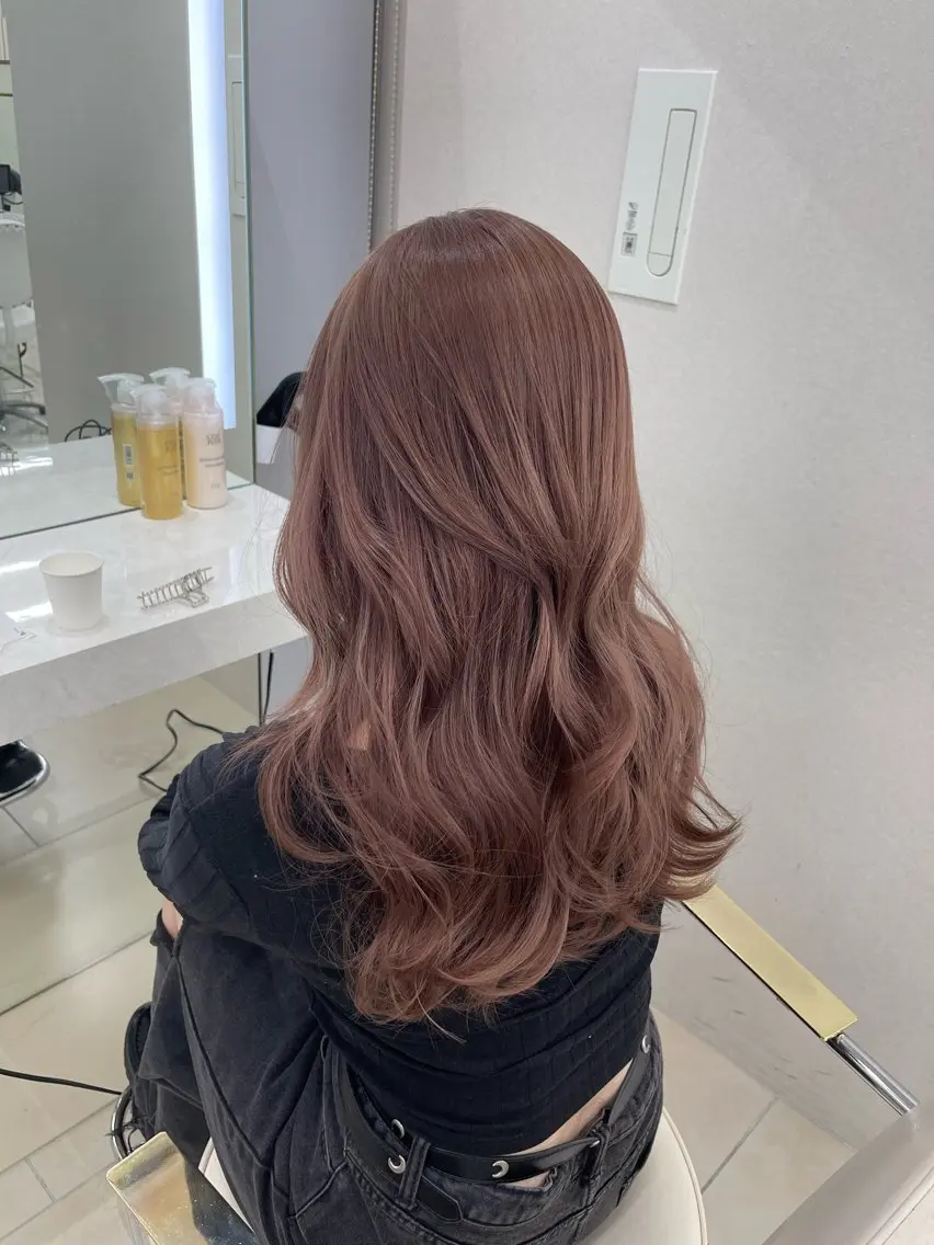 セミロング ヘアカラー 《期間限定無料》 くびれショート✂️のヘアスタイル