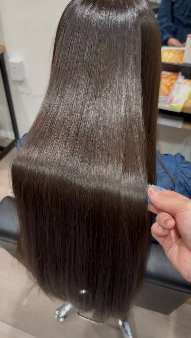 ロング 酸性ストレート 小田原NO1 美容師 飯田飛翔のヘアスタイル