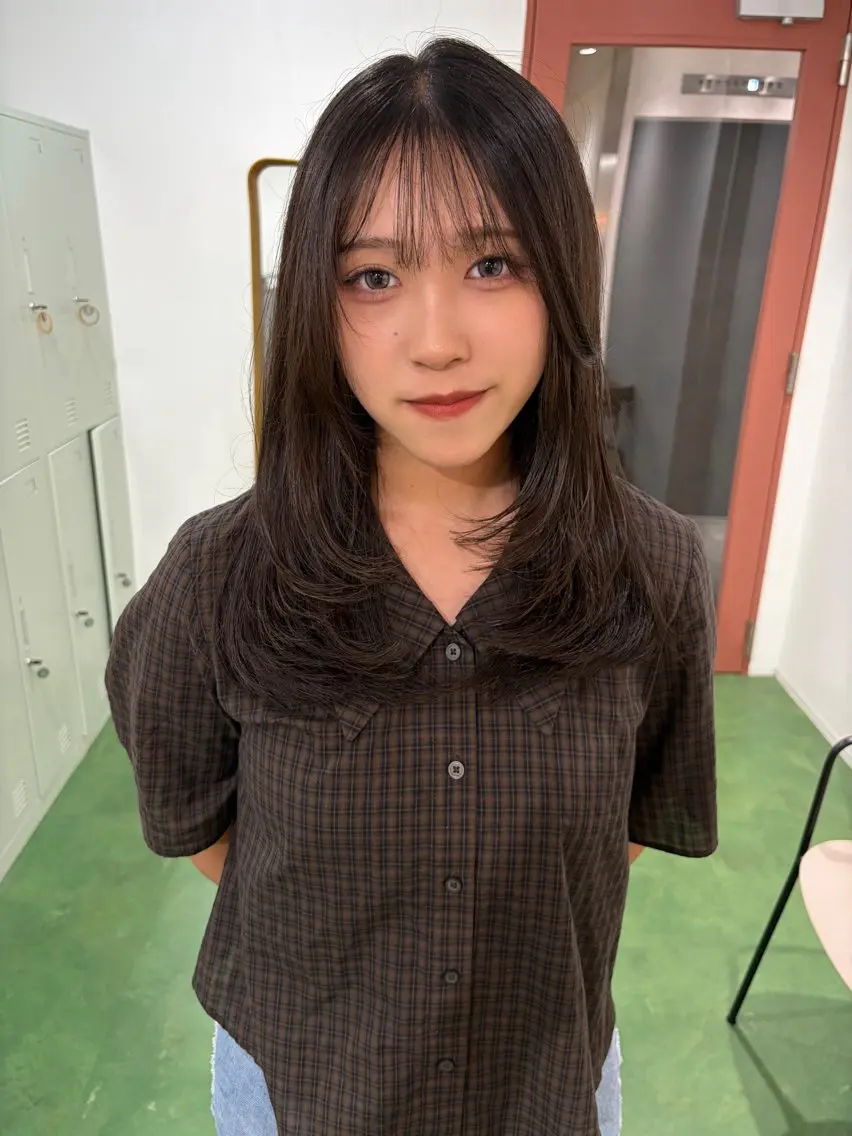 セミロング 顔まわりレイヤー 顔周りカット レイヤーカット カット MAKI/ブリーチな しカラー/ヘアセットのヘアスタイル