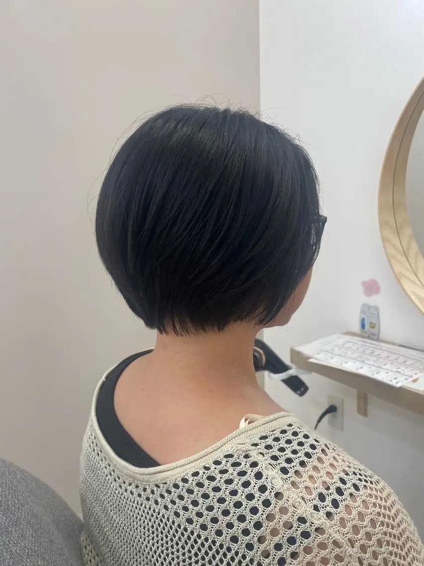 【cut】 バッサリショート(ミディアム、ロングの方限定)の写真