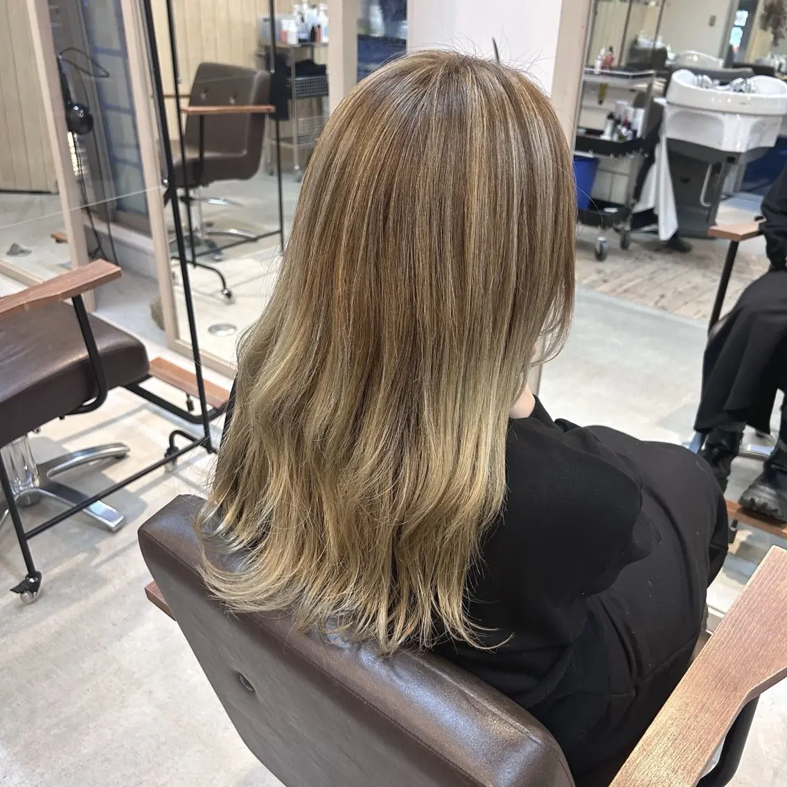 ロング カット ヘアカラー 綿貫 美雪のヘアスタイル