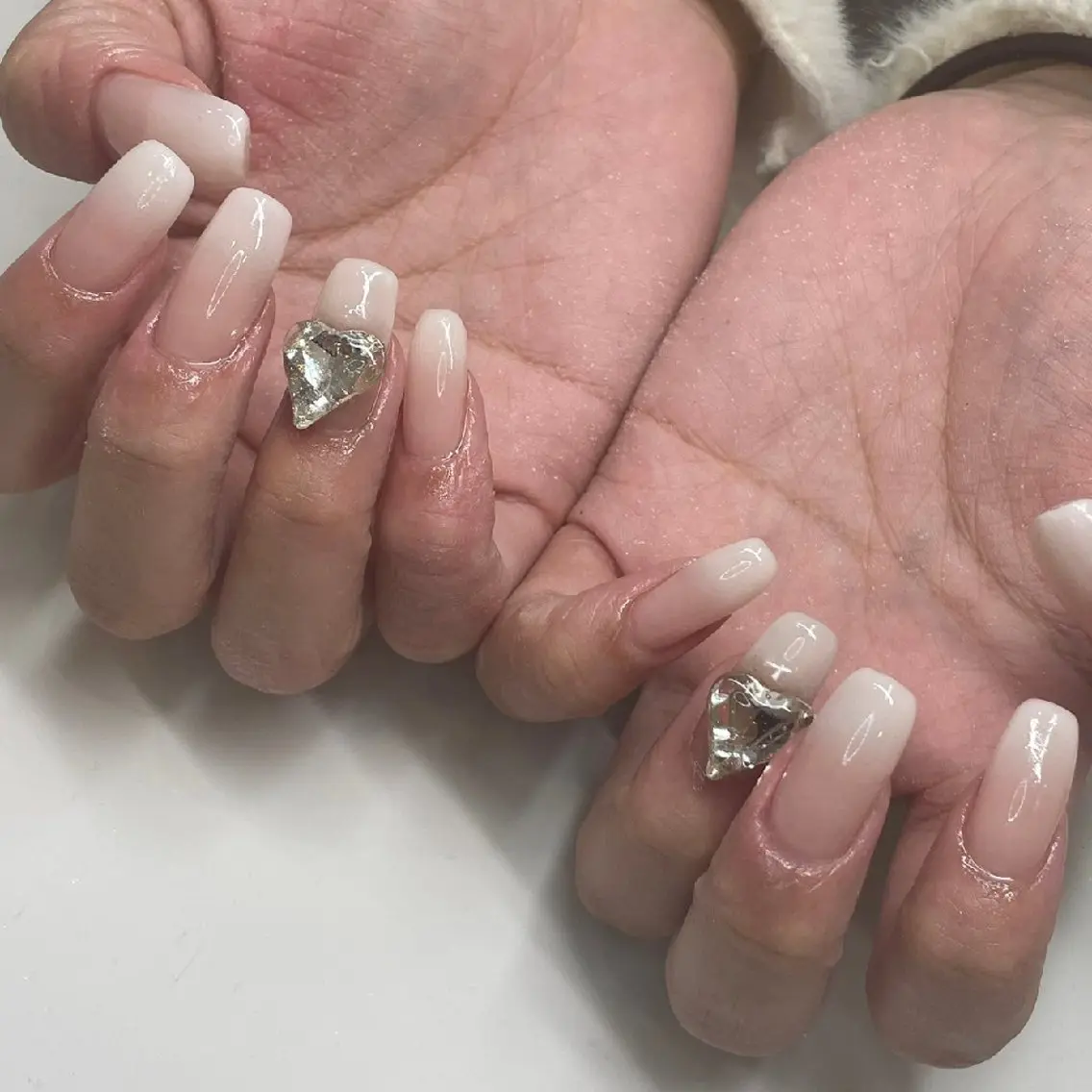 ネイル ハート ストーンネイル 心斎橋Salon Epokkuのネイルデザイン