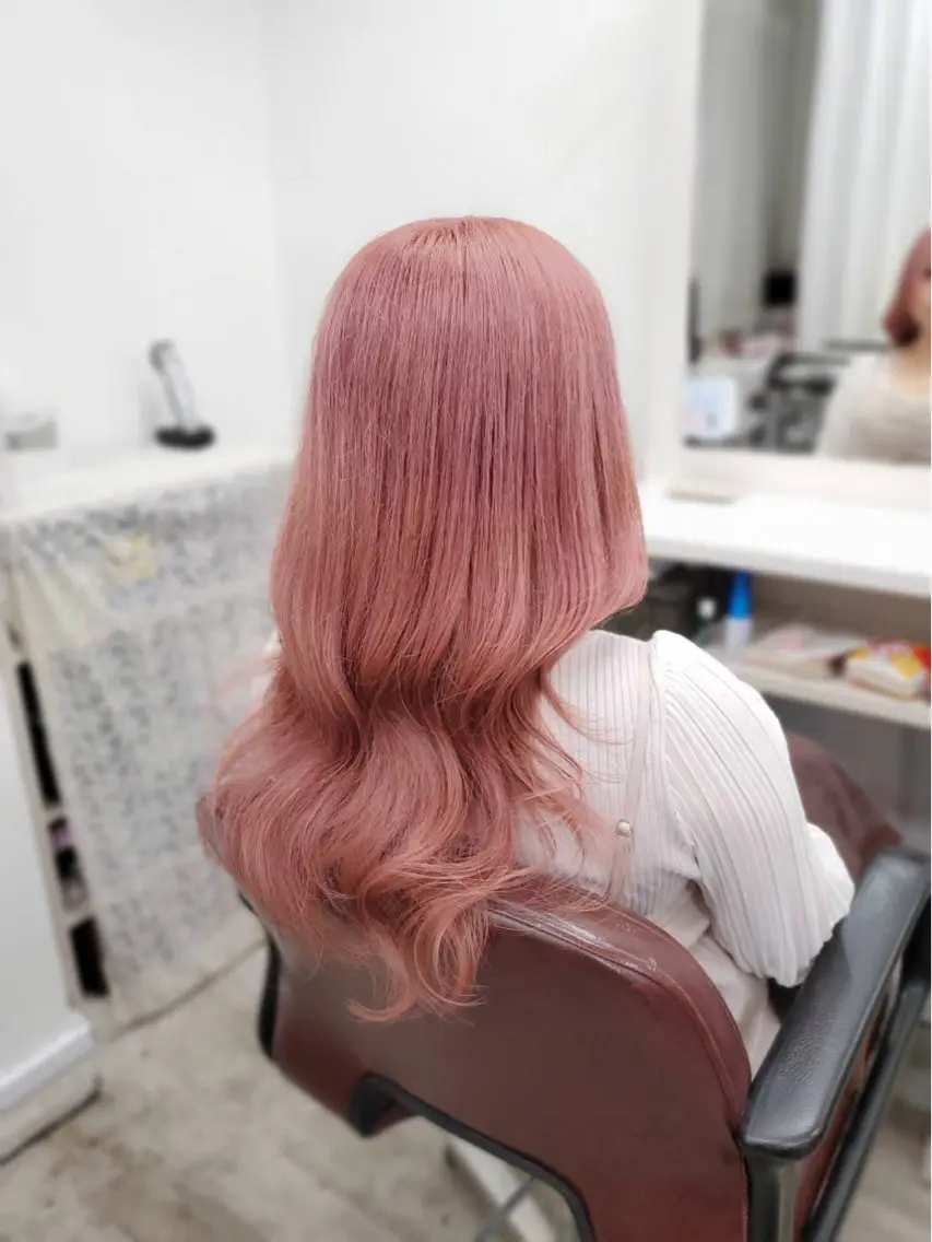 カラー ピンクカラー ヘアカラー ヘアセット 韓国ヘア🤍髪質改善 🇰🇷AKANEのヘアスタイル