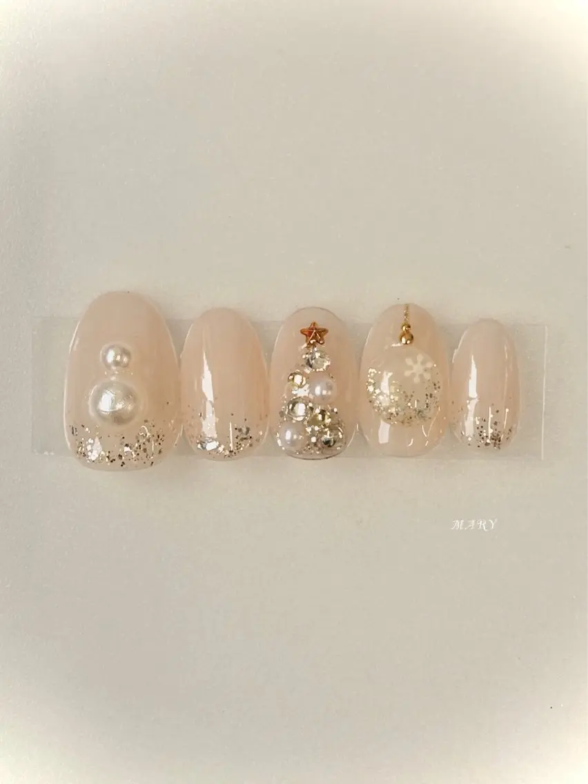 ネイル ニュアンスネイル 冬ネイル クリスマス ハンドネイル Mary nail .narumiのネイルデザイン