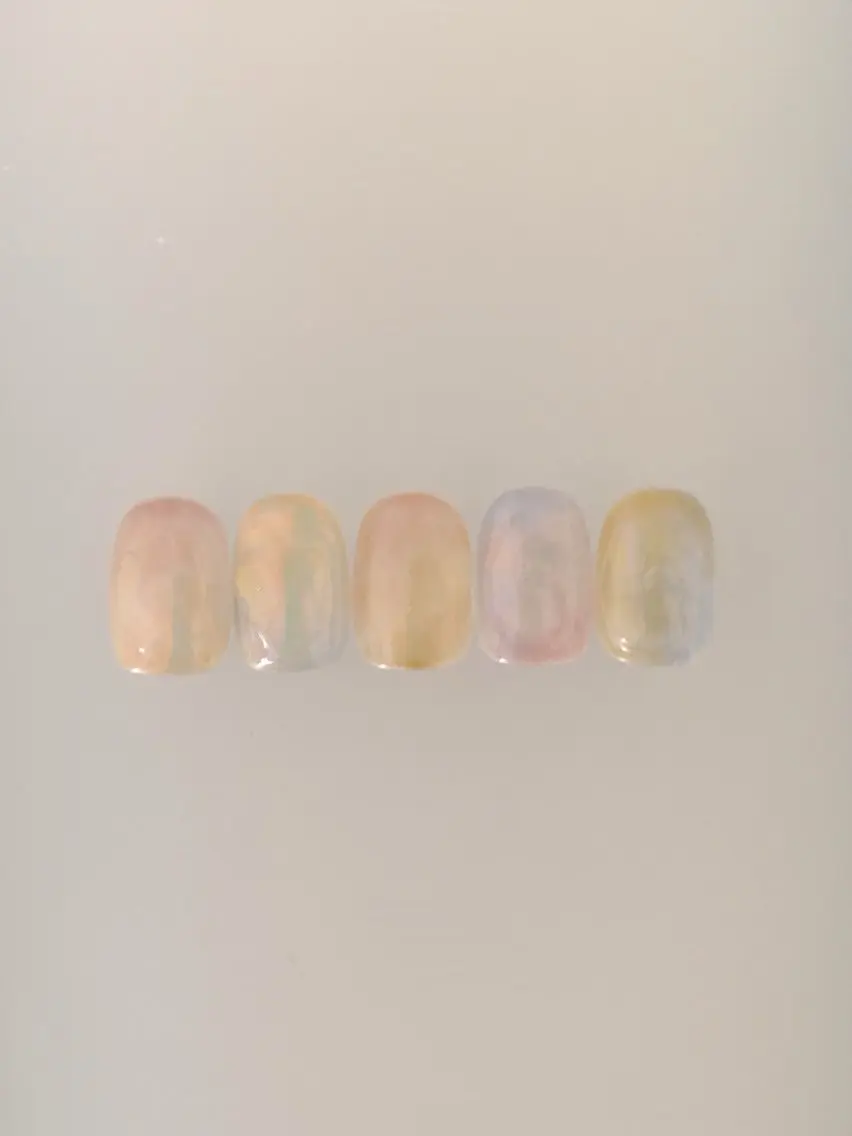 ネイル ハンドネイル フットネイル Locèlon .のネイルデザイン