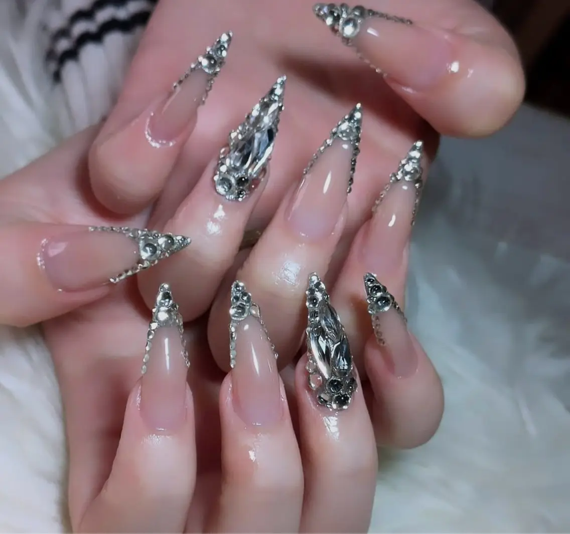 ネイル グラデーション キラキラネイル ワンカラーネイル 冬ネイル Jenn Nail Salonのネイルデザイン