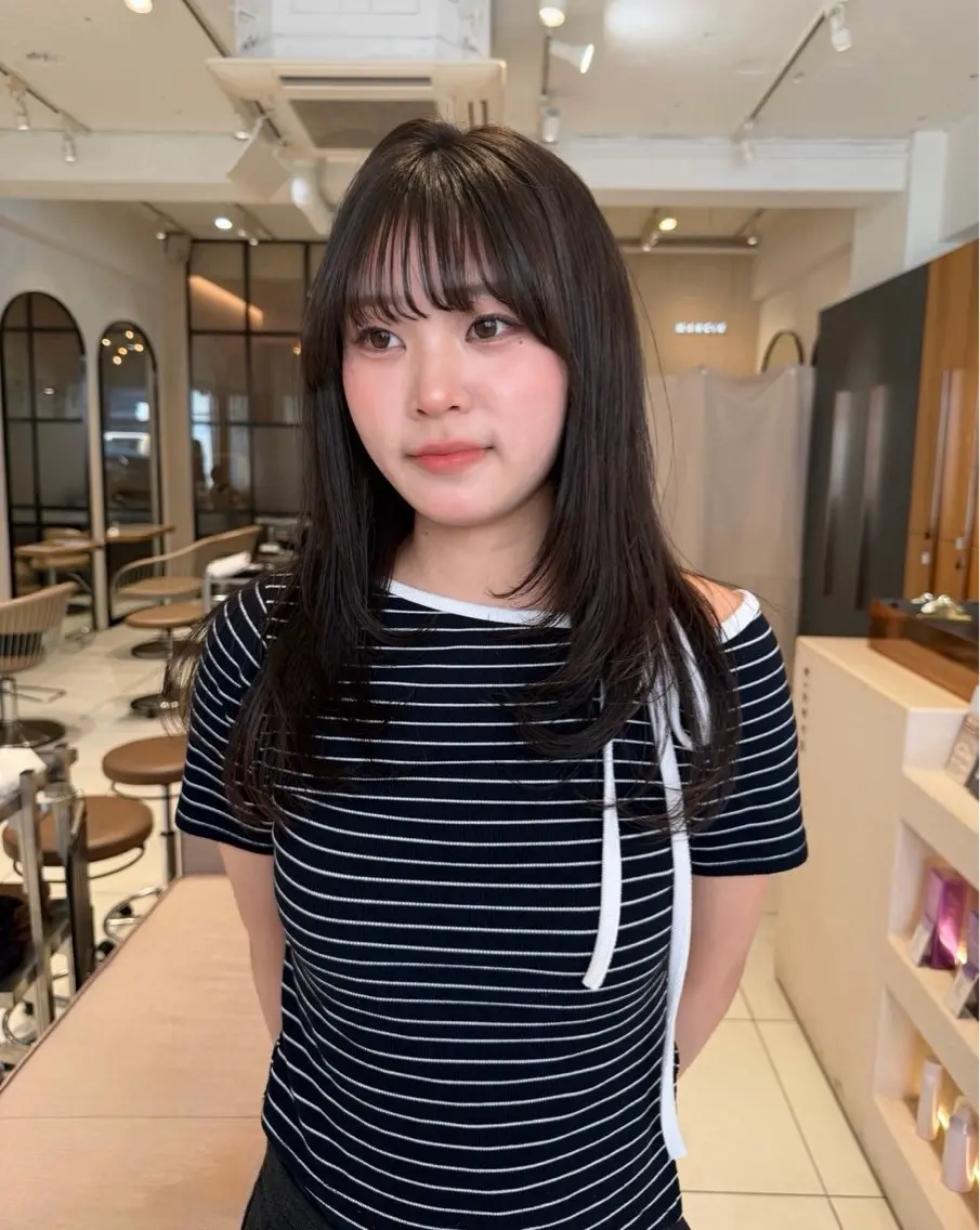 ミディアム レイヤーカット ヘアカラー トリートメント ｱﾕﾐ／立川 ﾚｲﾔｰｶｯﾄ🦋のヘアスタイル