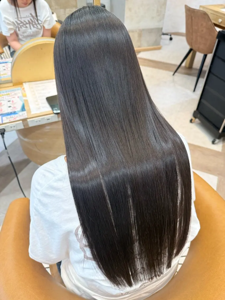【全く新しい癖を伸ばす髪質改善】カット＋シルキーエステ＋TRの写真