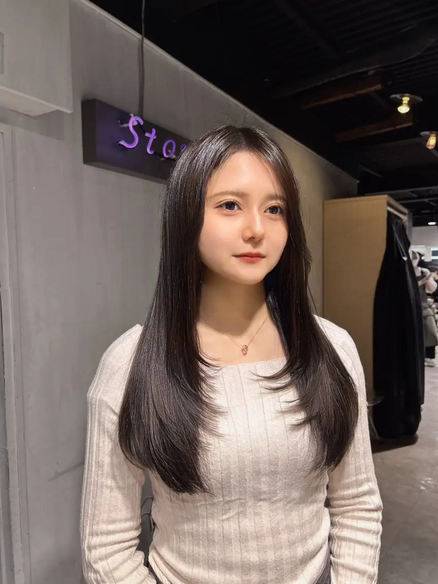 ロング 韓国風カラー 韓国風ヘア レイヤーカット ワンホンレイヤー MEI🎀レイヤー 🎀韓国styleのヘアスタイル