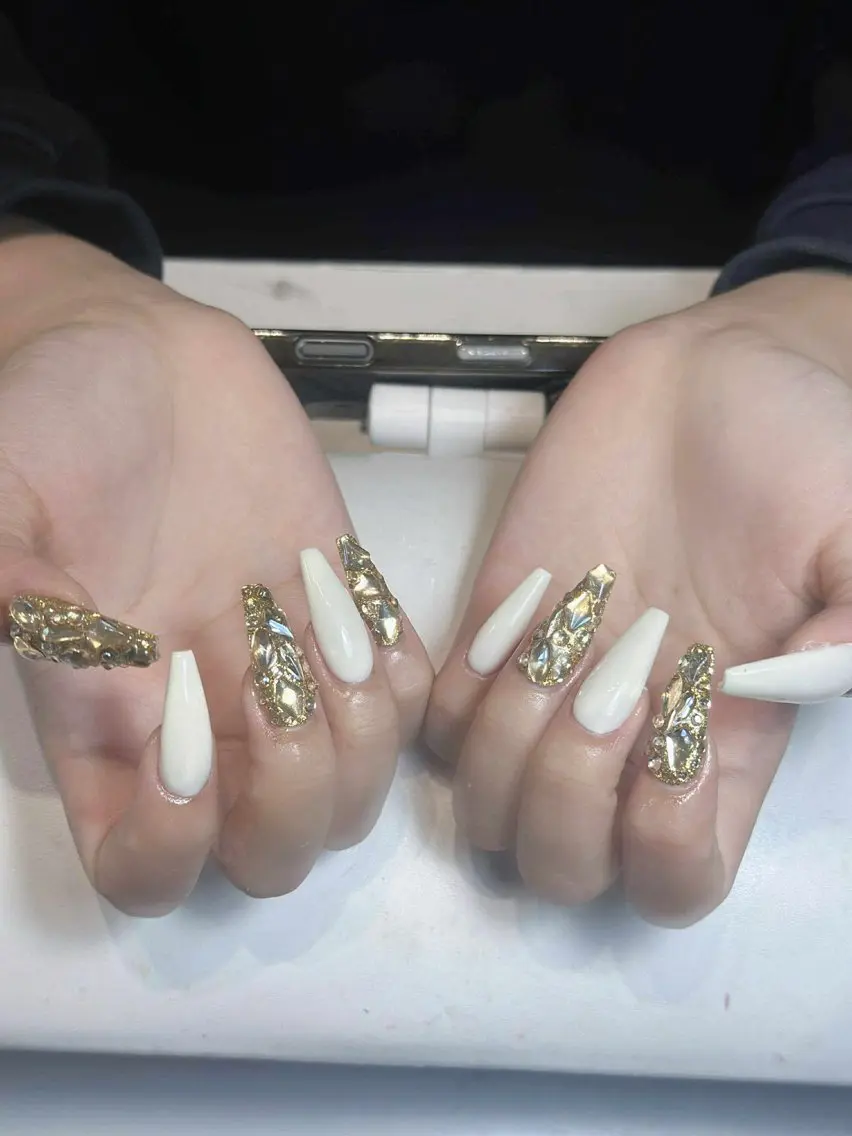 ネイル オーロラネイル ボルドー ブラウン 氷ネイル・うるうるネイル キラキラネイル ハンドネイル Julli NailStudioのネイルデザイン