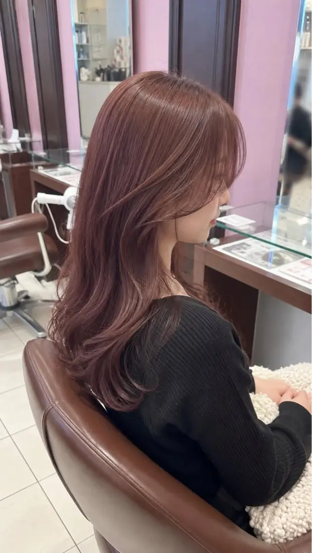 セミロング カラー かりや あゆみのヘアスタイル