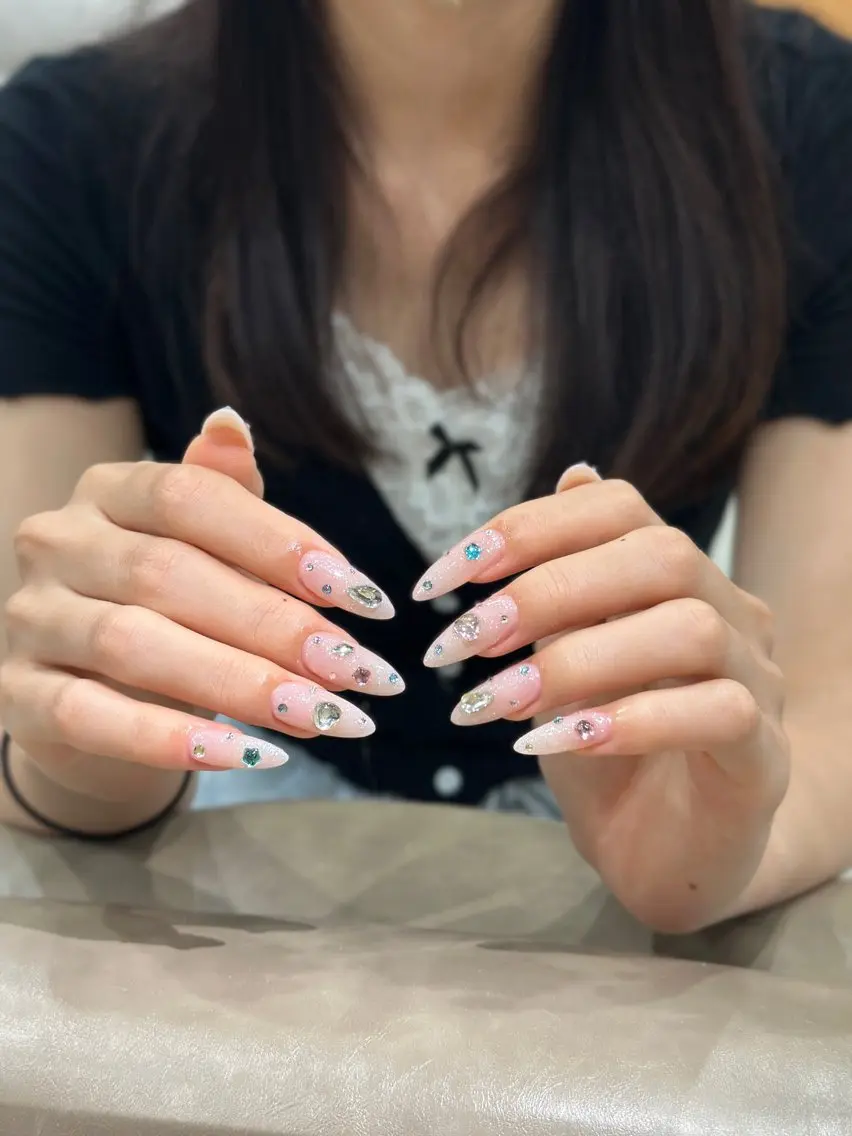 ネイル ジェルネイル 韓国ネイル 持ち込み シンプルネイル ワンホンネイル ハンドネイル 🎀Aura. Yurachanのネイルデザイン