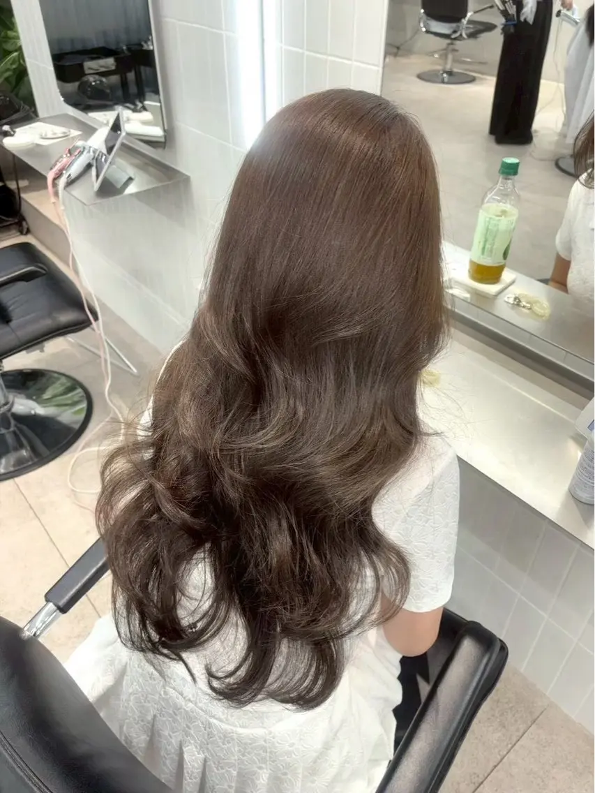 ロング ヘアカラー 髪質改善ストレート 🫧seiyaのヘアスタイル