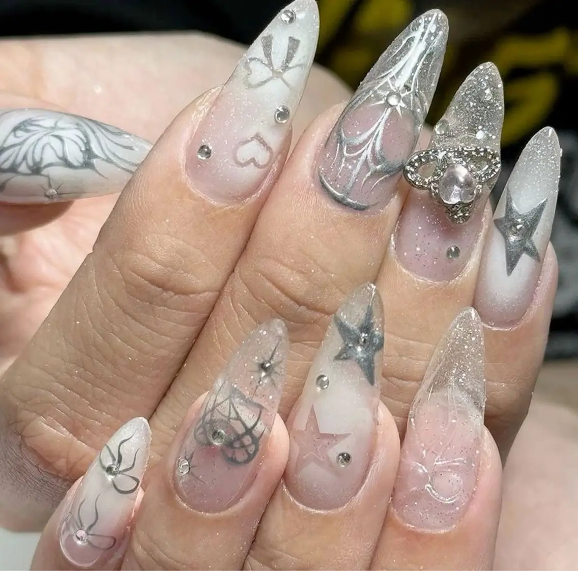 ネイル マグネットネイル ピンク ネイルチップ 冬ネイル Lee Nailsのネイルデザイン