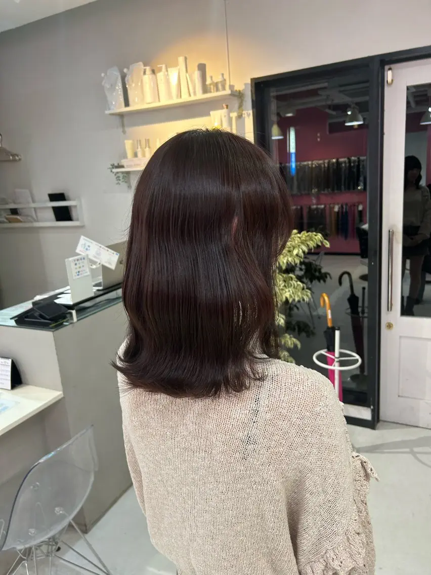 セミロング カラー ブリーチ ブラウンカラー 弓矢 叶のヘアスタイル