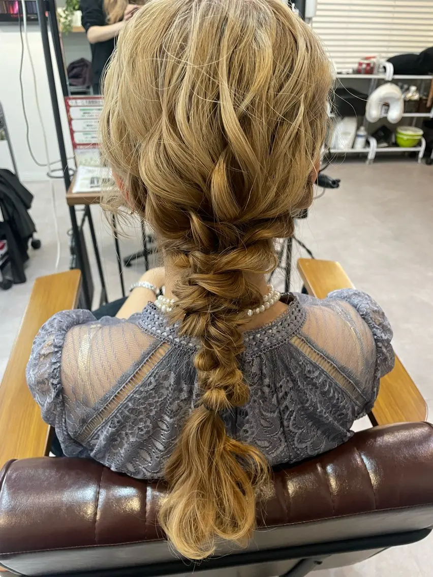 セミロング ヘアアレンジ ヘアセット 原 麻耶のヘアスタイル