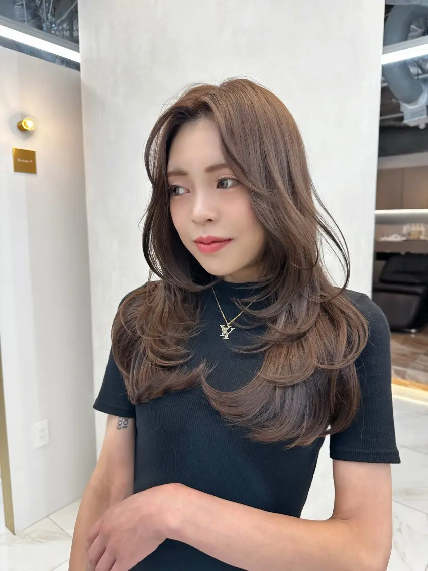 ロング カラー アッシュ ベージュカラー レイヤーカット 韓国風レイヤーカラー ライムのヘアスタイル