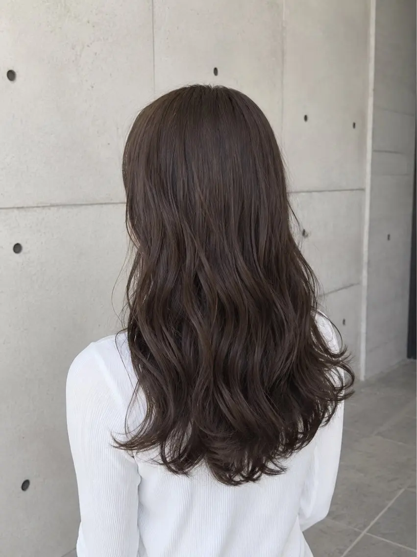 ロング カラー 野津 祐希のヘアスタイル