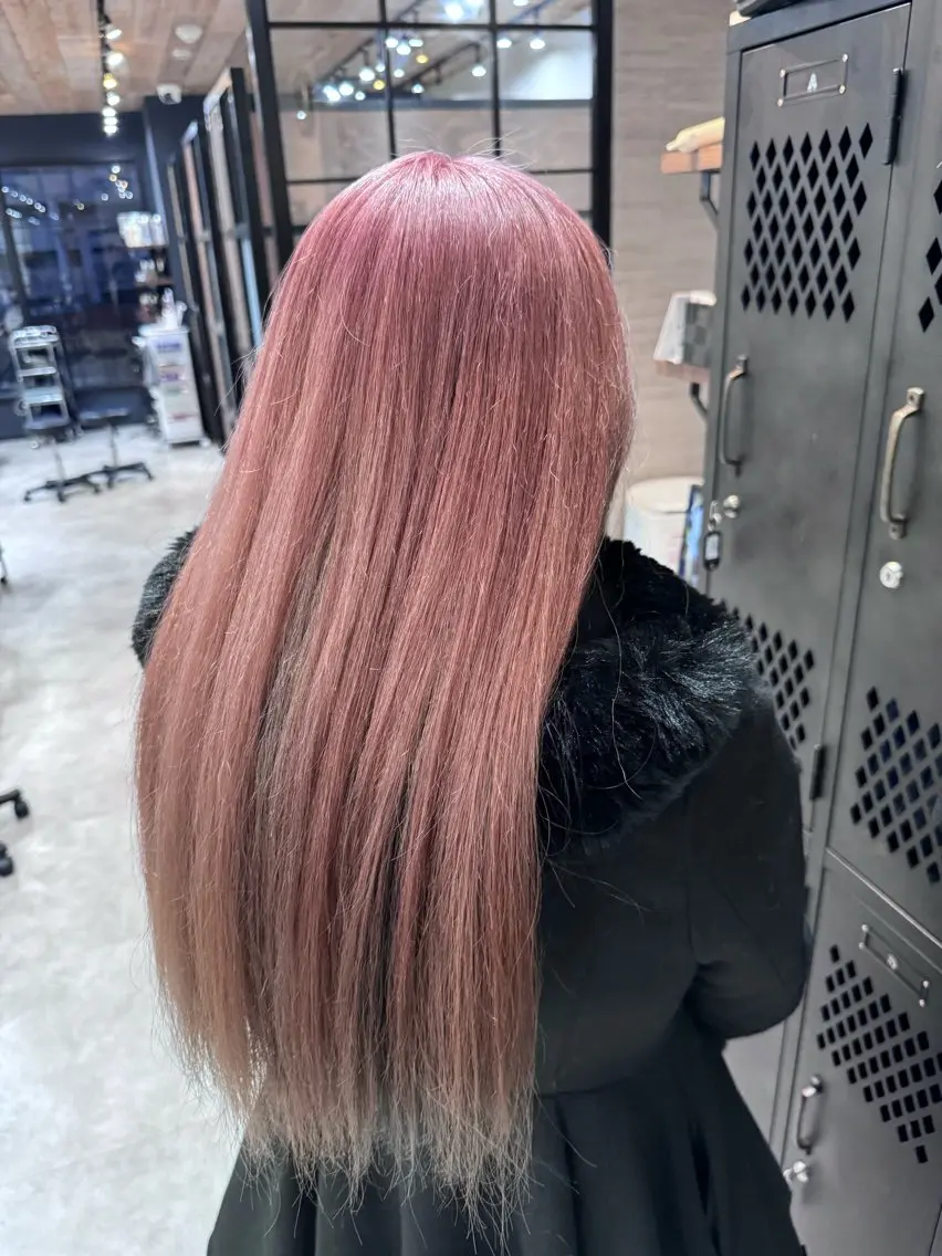 ロング カラー ブリーチ ピンクカラー 花見 亜沙美のヘアスタイル