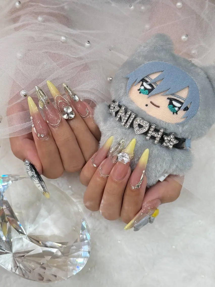 ネイル ハンドネイル ベスティオーラ aineのネイルデザイン