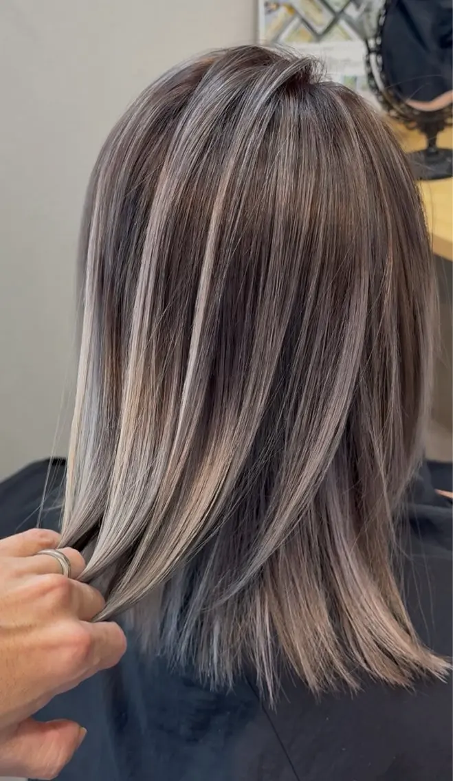 カラー グレージュ ハイライトカラー digxdug ヘア部門のヘアスタイル
