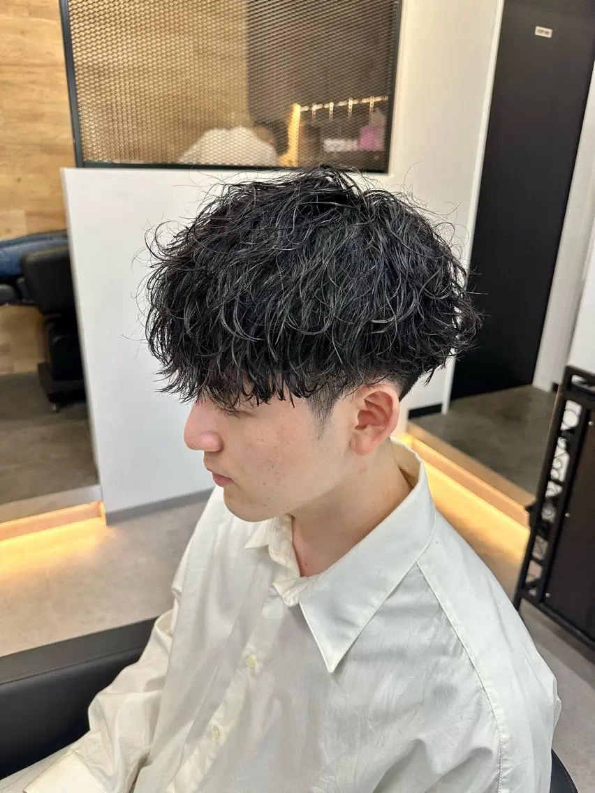 ショート パーマ メンズ メンズパーマ 波巻きパーマ カット パーマ 平内 賢人のヘアスタイル