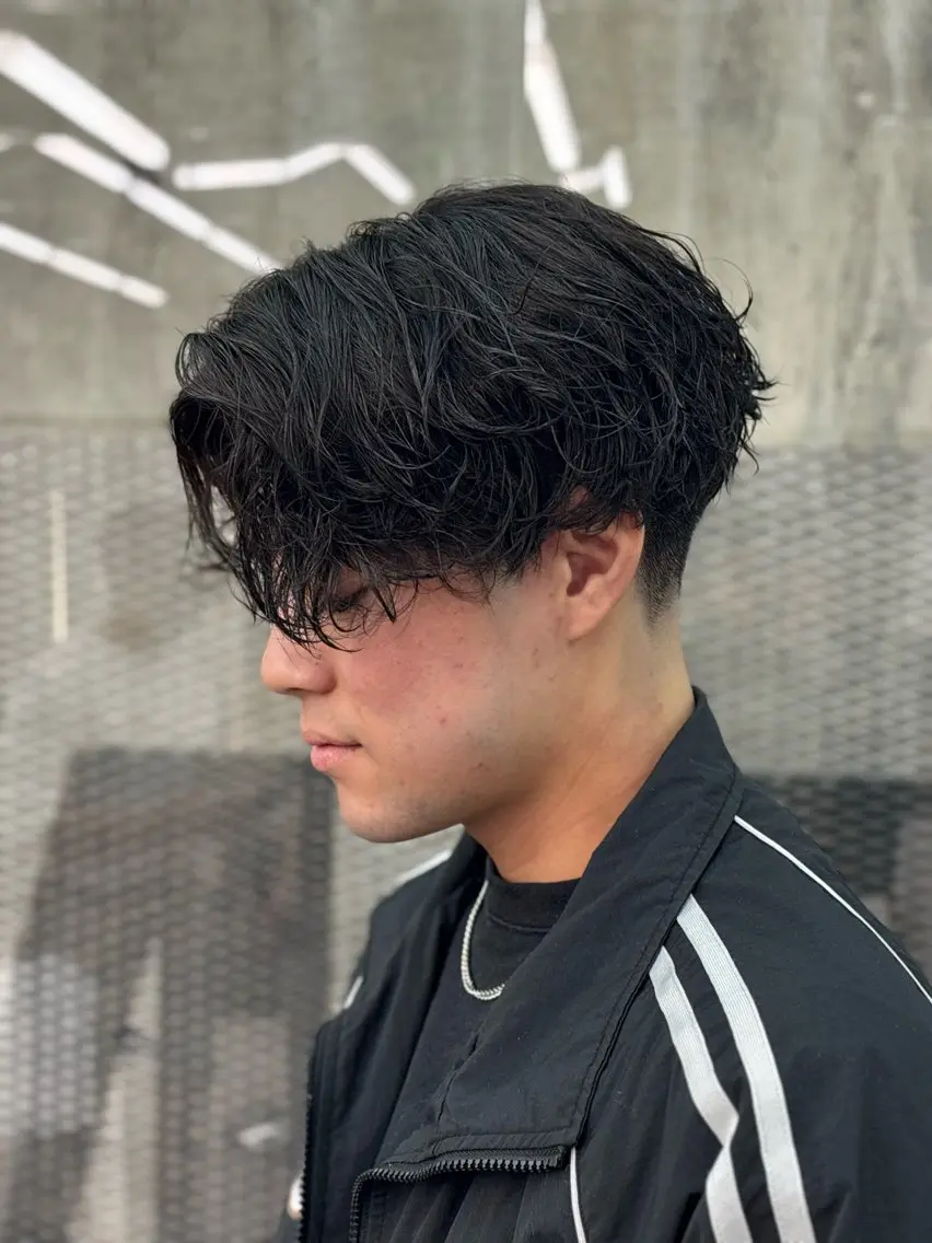 パーマ メンズ センターパート メンズパーマ カット パーマ メンズパーマ特化 福岡正真のヘアスタイル
